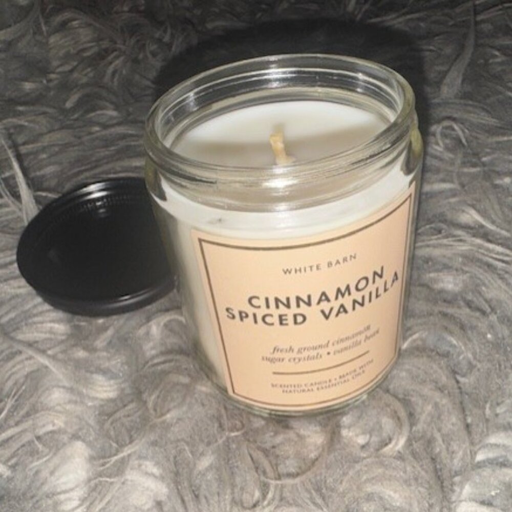 White Barn Cinnamon Spiced Vanilla Candle
